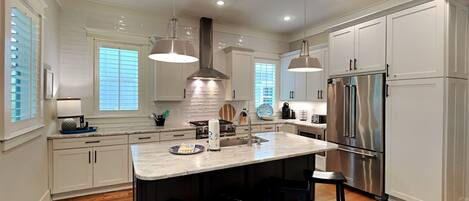 House, Multiple Beds, Kitchen, Garden View | Private kitchen