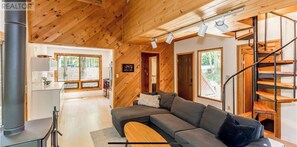 Smart TV, fireplace, DVD player