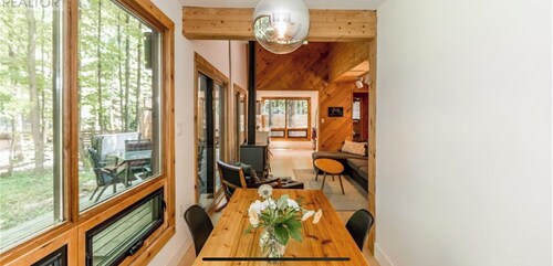 Moonstone Chalet: Your perfect city escape! With Hot tub
