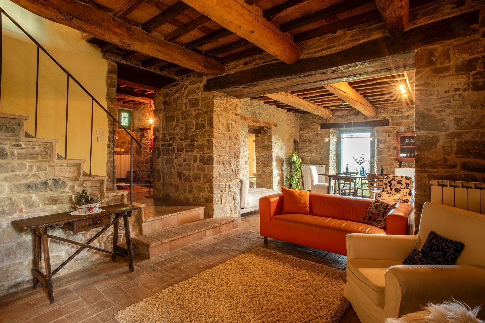 Smart TV, fireplace, stereo