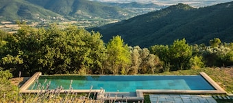 COPPA DI SOPRA - Beautiful villa with swimming pool and a superb view