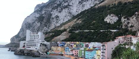 靠近海滩