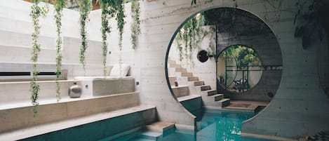 حمّام سباحة خارجي