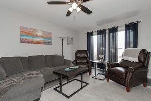 Smart TV, Netflix, Hulu, streaming services