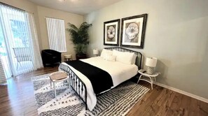 4 bedrooms, free WiFi, bed sheets, wheelchair access