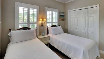 House, Multiple Beds, Balcony, Garden View | 3 bedrooms, individually decorated, individually furnished, free WiFi