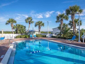 Pool - Pinnacle Port by Southern Vacation Rentals (Panama City Beach)