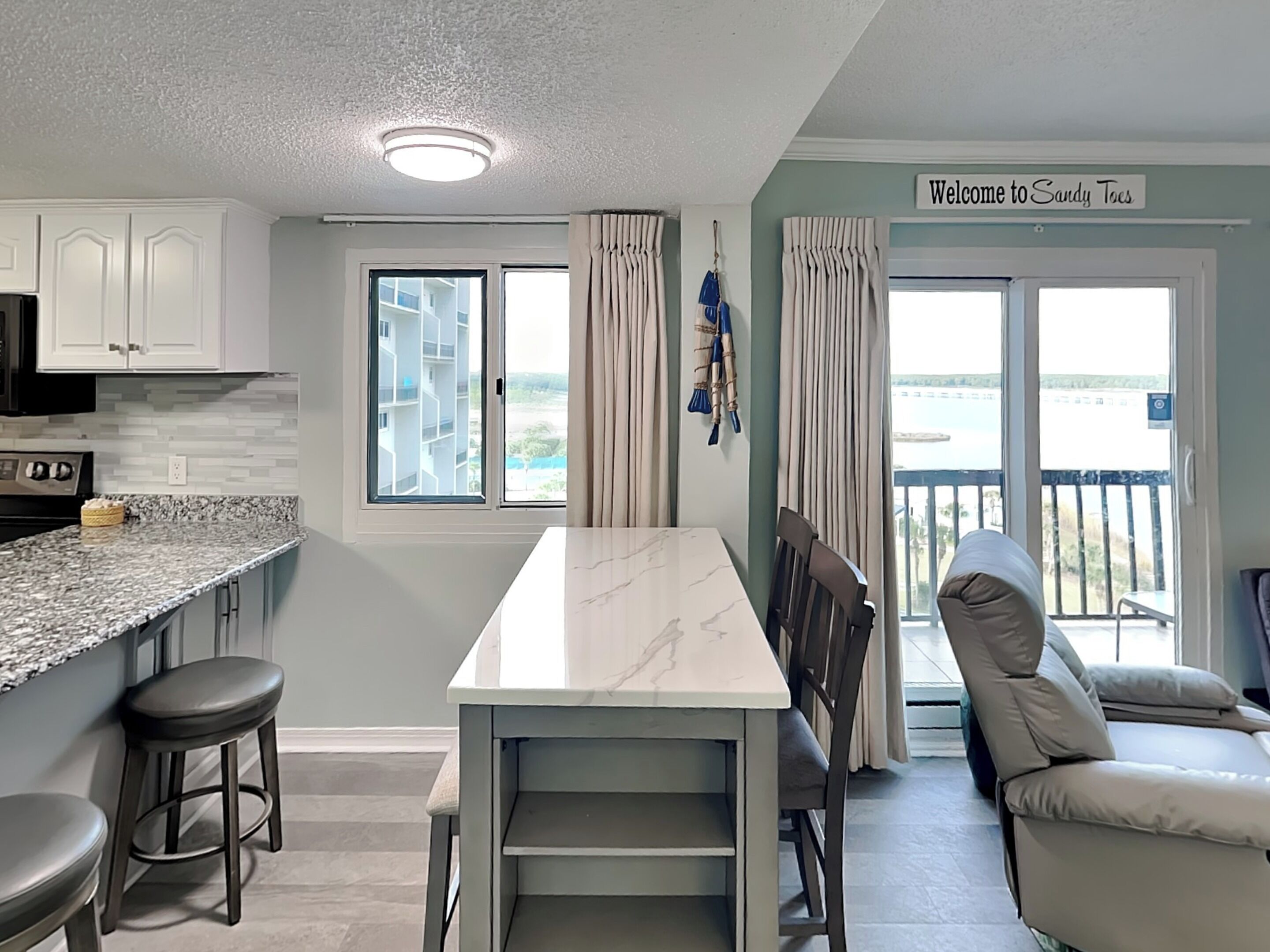 Condo, Multiple Beds, Balcony, Beach View (#A702 - No Pets) | Interior