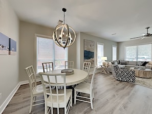 House, Multiple Beds, Balcony | Dining