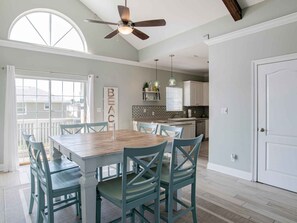 House, Multiple Beds, Balcony, Garden View | Dining