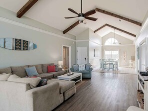 House, Multiple Beds, Balcony, Garden View | Living area