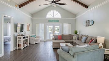 獨棟房屋, 多張床, 陽台, 花園景觀 | 起居區 | 電視