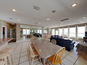 House, Multiple Beds, Kitchen, Ocean View | Dining