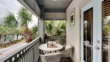 House, Multiple Beds, Balcony, Garden View | Property grounds