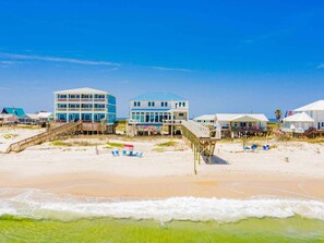 On the beach - Mural Manor on Ponce by Southern Vacation Rentals (Gulf Shores)