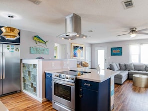 House, Multiple Beds, Balcony, Pool View | Private kitchen | Fridge, microwave, oven, stovetop