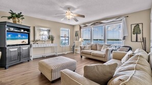 Condo, 2 habitaciones (#F206 - No Pets allowed) | Servicio de la propiedad