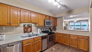 Condo, 2 habitaciones (#F206 - No Pets allowed) | Servicio de la propiedad
