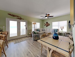 Studio (3 Bedrooms) | Property amenity