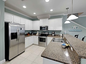 Casa, varias camas, balcón | Cocina privada | Refrigerador, microondas, horno y parrilla de estufa