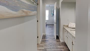 House, Multiple Beds, Balcony, Ocean View | Interior