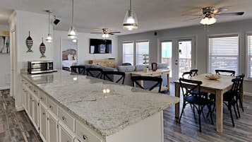 House, Multiple Beds, Balcony, Ocean View | Private kitchen | Fridge, microwave, oven, stovetop