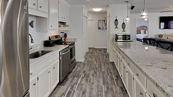 House, Multiple Beds, Balcony, Ocean View | Private kitchen | Fridge, microwave, oven, stovetop