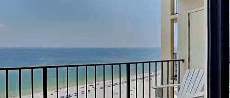 Appart'hôtel, plusieurs lits, balcon, vue océan | Enceinte de l’hébergement