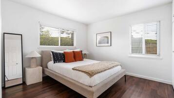3 habitaciones, tabla de planchar con plancha, cuna de viaje y wifi