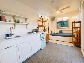 4 bedrooms, desk, iron/ironing board, free WiFi