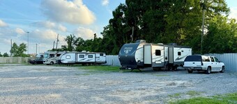 Royal Palms Motel & RV Park