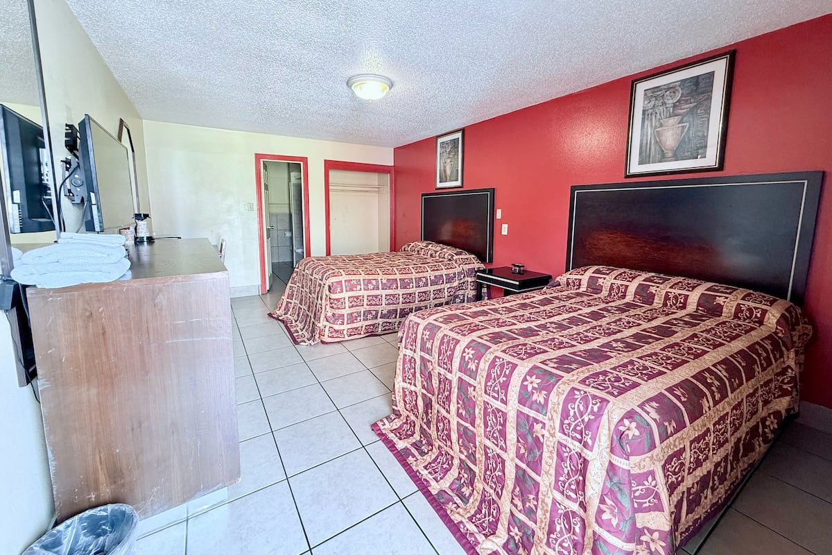 Classic Room, 2 Double Beds, Smoking, Kitchen | 1 bedroom, free WiFi, bed sheets