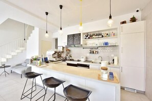 بار (في المنشاة)