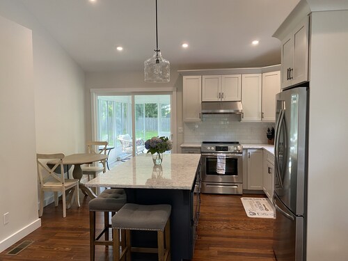 Totally Renovated Cottage on the North Fork 7 min. walk to the Beach