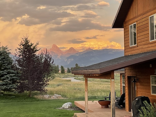 Spacious 5BR w/ Stunning Grand Teton Views + 20 mins from Resort