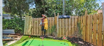 Unique 2 bedroom with fun outdoor area and hot tub