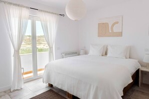 3 chambres, fer et planche à repasser, Wi-Fi gratuit, draps fournis