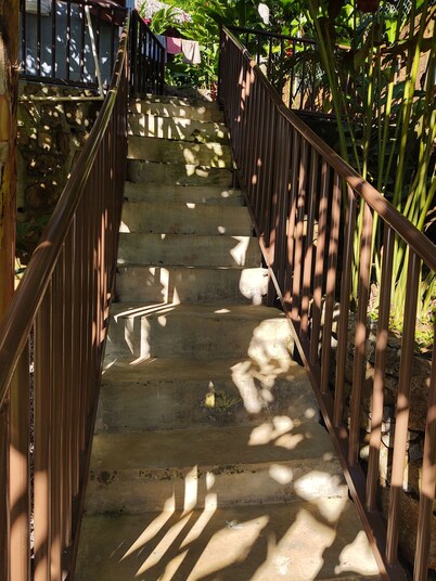 Romantic Spanish villa 10 minutes away from cascade.