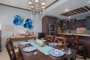 Dining - Sonoran Sky Resort  602 Scenic & Spacious Adorable Ocean Front Condo (Puerto Peñasco)
