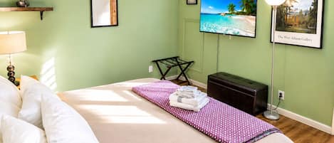 6 bedrooms, iron/ironing board, travel crib, WiFi (free)