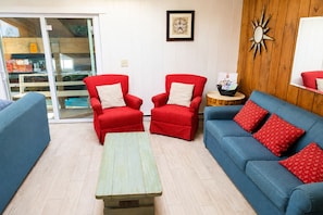 Smart TV, chimenea y reproductor de DVD 