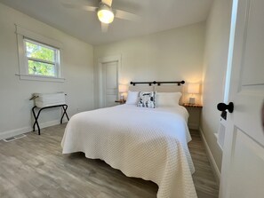 1 habitación, escritorio, tabla de planchar con plancha y wifi gratis 