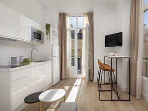 Fridge, microwave, coffee/tea maker, toaster - INMálaga Apartments Kora- 1 (Málaga)