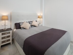 1 bedroom, iron/ironing board, internet, bed sheets