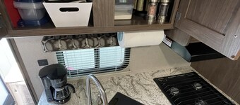 Spacious RV w/ large shower & Queen bed