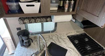 Spacious RV w/ large shower & Queen bed