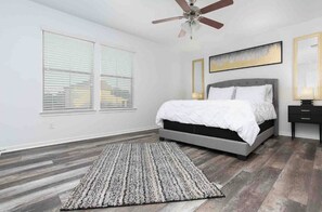 5 sovrum, skrivbord, strykjärn/strykbräda och gratis wi-fi