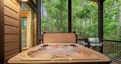 Luxe Cabin-Hot Tub-Quiet Location-Free Firewood