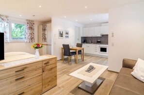 Interior - Apartment Haus Amber with Balcony, Shared Garden & Wi-Fi (Überlingen-Hödingen)