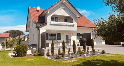 Holiday Home "Bezauberndes Gästehaus" with Terrace & Wi-Fi